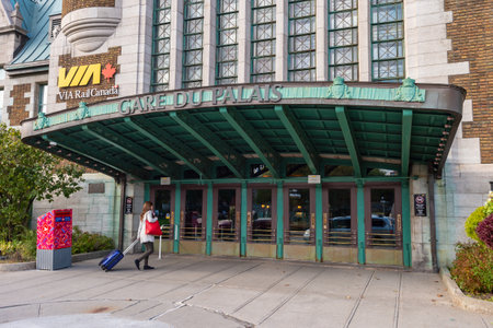 Quebec City, Canada - 4 October 2019: Woman with a luggage going into the Gare du Palais train stationのeditorial素材