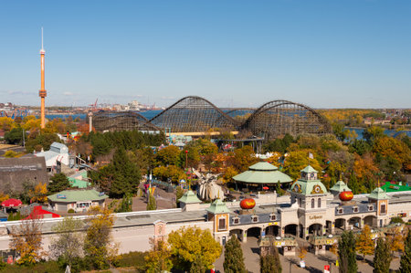 Montreal, Canada - 15 October 2019: La Ronde Amusement Park from Jacques Cartier Bridgeのeditorial素材