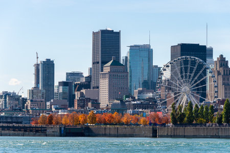Montreal, Canada - 15 October 2019: Montreal Skyline from Parc Jean Drapeau, in the Autumn season.のeditorial素材