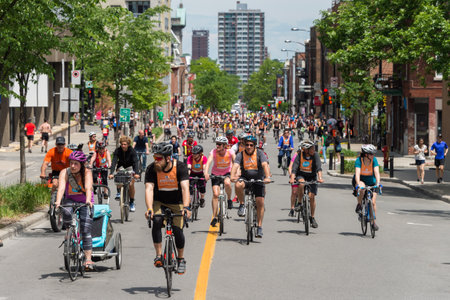 Montreal, Canada - 4 June 2017: Many cyclists take part in Montreal "Tour de L'Ã®le" 2017のeditorial素材