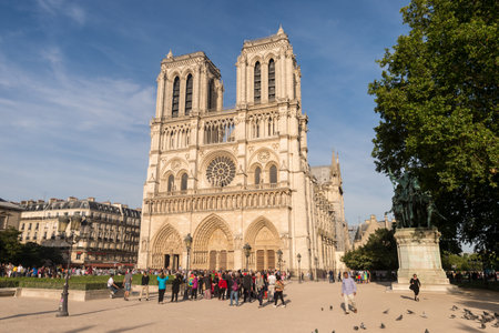 Paris, France - 24 June 2018: Tourists visiting Notre-Dame Cathedrale.のeditorial素材