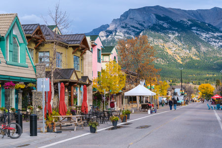 Canmore, Alberta, Canada - 28 September 2021: The town of Canmore in the Canadian Rockiesのeditorial素材