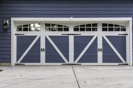 American car wooden garage with drivewayの写真素材
