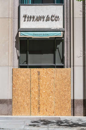 CHICAGO, ILLINOIS - MAY 31, 2019: Board up storefront after Chicago's justice for George Floyd protestsのeditorial素材