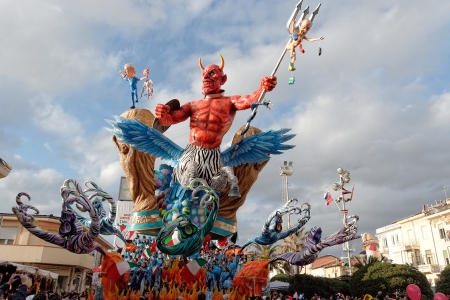 VIAREGGIO, ITALY - FEBRUARY 20    allegorical float of football betting scandal in Italy involving AC Milan and Juventus FC at Viareggio Carnival held February 20, 2007のeditorial素材