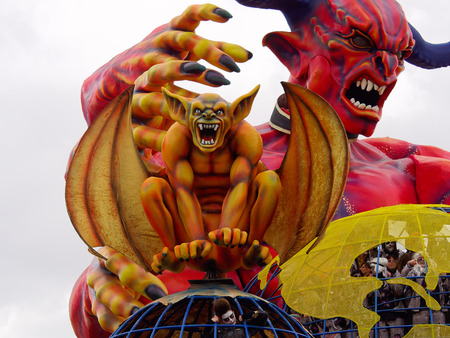 VIAREGGIO, ITALY - FEBRUARY 7:   allegorical float  at Viareggio Carnival held February 7, 2016のeditorial素材