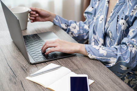 the women usd lactop and mobile for business