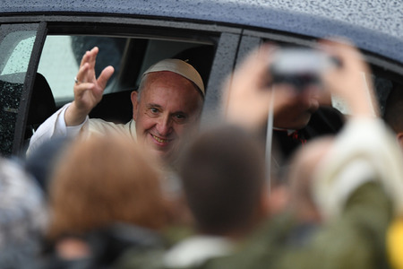 KRAKOW, POLAND - JULY 31, 2016: Krakow Airport Balice World Youth Day 2016 , pope Francis departure o/p  pope Francisのeditorial素材