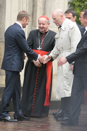 KRAKOW, POLAND - JUNE 04, 2009: 20th Anniversary of the collapse of Communism in Central Europe o/p Polish Prime Minister Donald Tusk bishop Stanislaw Dziwiszのeditorial素材