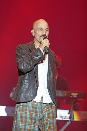 KRAKOW, POLAND - AUGUST 20, 2009: Coke Live Festival, o/p  Jamesのeditorial素材