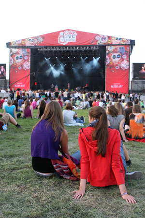 KRAKOW, POLAND - AUGUST 22, 2008: Coke Live Festival, o/p stageのeditorial素材