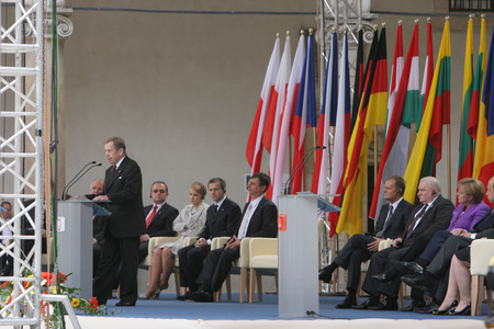 KRAKOW, POLAND - JUNE 04, 2009: 20th Anniversary of the collapse of Communism in Central Europe o/p Vaclav Havelのeditorial素材