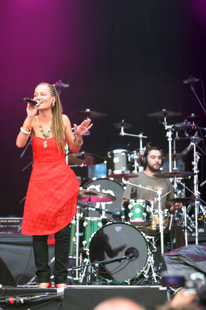 KRAKOW, POLAND - AUGUST 23, 2008: Coke Live Festival, o/p Marikaのeditorial素材