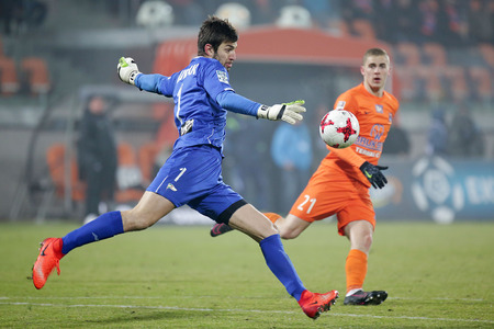 NIECIECZA, POLAND - FEBRUARY 17, 2017: Polish Premier Football League Termalica Bruk-Bet Nieciecza - Lechia Gdansk o/p  Dusan Kuciakのeditorial素材