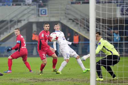 GLIWICE, POLAND - FEBRUARY 18, 2017: Polish Premier Football League Piast Gliwice - Lech Poznan o/p Radoslaw Majewski Dawid Kownacki Aleksandar Sedlar Jakub  Szmatulaのeditorial素材