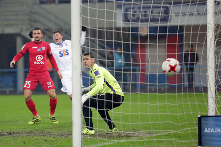 GLIWICE, POLAND - FEBRUARY 18, 2017: Polish Premier Football League Piast Gliwice - Lech Poznan o/p Radoslaw Majewski Jakub  Szmatulaのeditorial素材