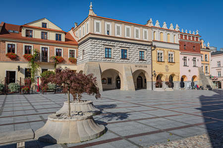 TARNOW, POLAND - OCTOBER 09, 2021: Polish city in Malopolska often called "Pearl of Polish Renaissance". Europe's most beautiful town according CNN. o / p enchanting market square with beautiful tenemenntsのeditorial素材