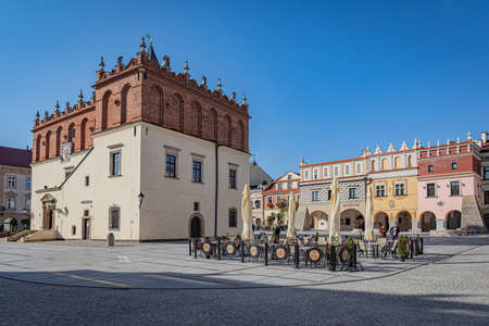 TARNOW, POLAND - OCTOBER 09, 2021: Polish city in Malopolska often called "Pearl of Polish Renaissance". Europe's most beautiful town according CNN. o / p enchanting market square with town hall and beautiful tenemenntsのeditorial素材