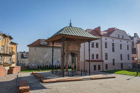 TARNOW, POLAND - OCTOBER 10, 2021: Polish city in Malopolska often called "Pearl of Polish Renaissance". Europe's most beautiful town according CNN. o / p The bimah at ul. Zydowska is the only visible remain of the Old Synagogue built in 1630.のeditorial素材