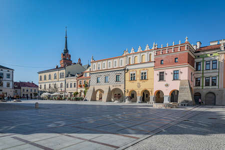 TARNOW, POLAND - OCTOBER 09, 2021: Polish city in Malopolska often called "Pearl of Polish Renaissance". Europe's most beautiful town according CNN. o / p enchanting market square with beautiful tenemenntsのeditorial素材