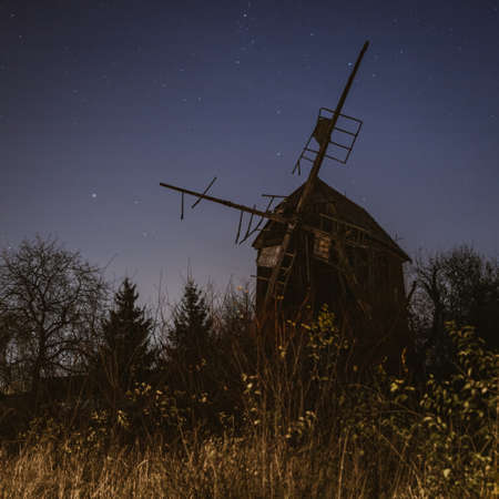 Jerk windmillの写真素材