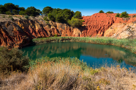 bauxite cave