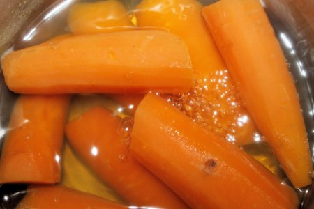 boiled carrotsの写真素材