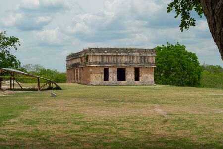 Small Maya building, in the archaeological area of Ek Balam, on the Yucatan peninsulaの写真素材