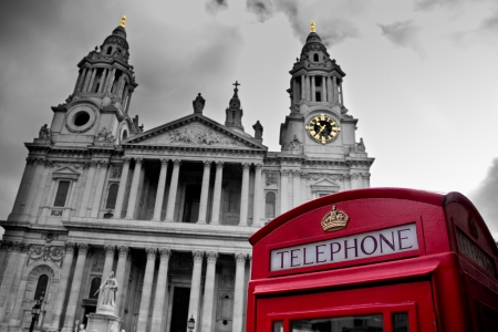 phone booth in front of St Paul's Cathedral in Londonの写真素材
