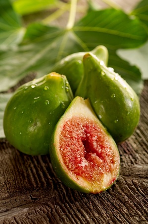 figs on wood backgroundの写真素材