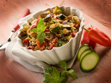 quinoa sald with vegetables, vegetarian foodの写真素材