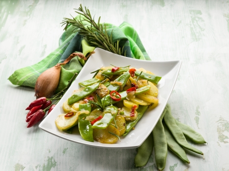 potatoes salad with flat green beansの写真素材
