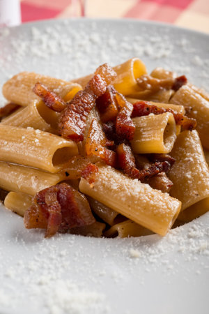 carbonara macaroni traditional italian recipeの写真素材