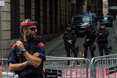 Barcelona, ââSpain 03-08-2017 Pacific protest against the law enforcement violence during the referendum for the independence of cataloniaのeditorial素材