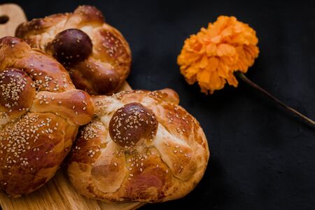 Pan de Muerto Mexico, Mexican sweet Bread during Day of the Dead festivitiesの写真素材