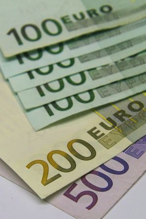 euro banknotes