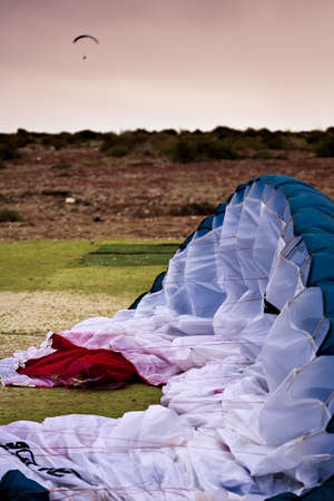 Parachutist in the desert, Cape Town, South Africaの写真素材