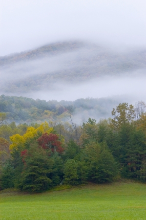 Mountains shrouded in mistの写真素材