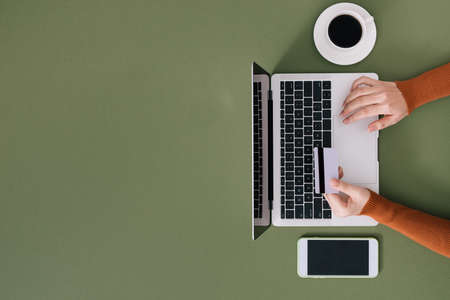 shopping and online payment by using notebookの写真素材