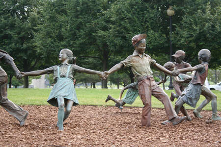 Chicago, Illinois / USA: August 01, 2011: bronze kids statue in Chicago.のeditorial素材
