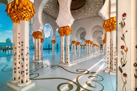 ABU DHABI, UAE - MAR 19, 2014: Sunset view at Sheikh Zayed Grand Mosque, Abu Dhabi, United Arab Emiratesのeditorial素材