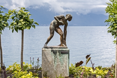 MONTREUX - MAY 26: Baigneuse ( Bather ), sculpture by Arthur Schlageter (1883 - 1963), set on the banks of Lake Geneva, at the Swiss Riviera in Montreux in Switzerland on May 26, 2013のeditorial素材