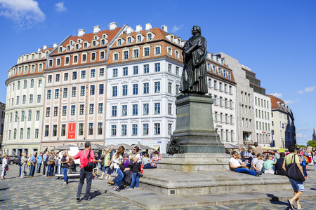 DRESDEN, GERMANY - SEPTEMBER 19, 2015: A statue of Martin Luther, was made of bronze in 1885, it is located in the center of New Market Square Newmarktのeditorial素材