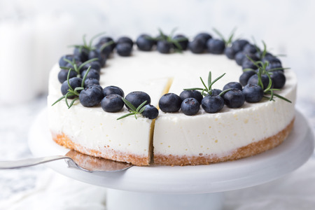Cheesecake with blueberriesの写真素材