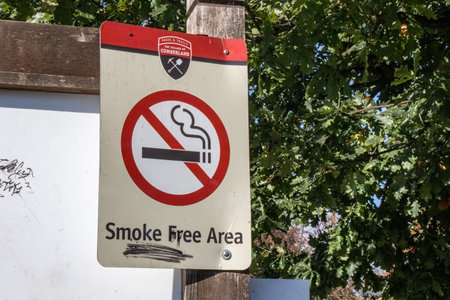 Sayward,Canada - October 7,2020: View of information sign "Smoke free area" at Cumberland village parkのeditorial素材