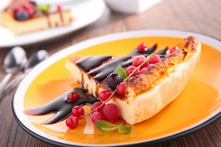cake and redcurrantの写真素材