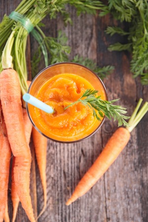 fresh carrot juiceの写真素材