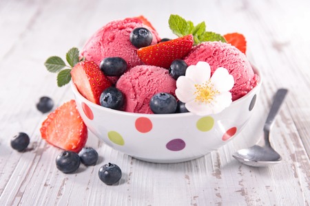 ice cream and blueberryの写真素材