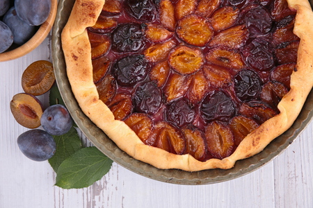 plum tartの写真素材