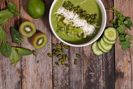 green smoothie bowlの写真素材